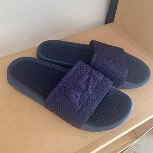 APL sandals unisex 8M/10W